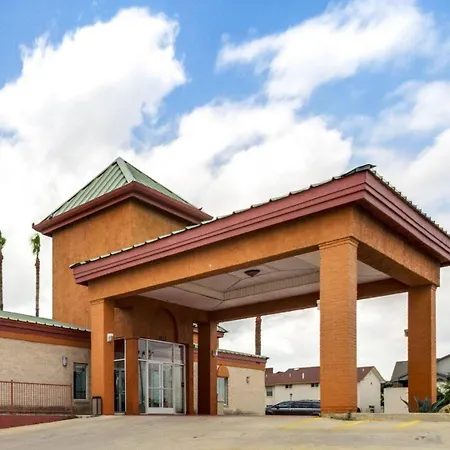 Econo Lodge Inn & Suites Eagle Pass-2
