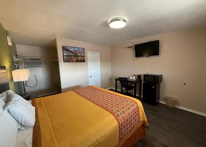 Motel: Executive Inn & Kitchenette Suites-Eagle Pass